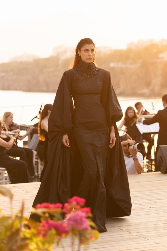 Moda, Tarih Ve Sanat�n Büyülü Bulu�mas� 